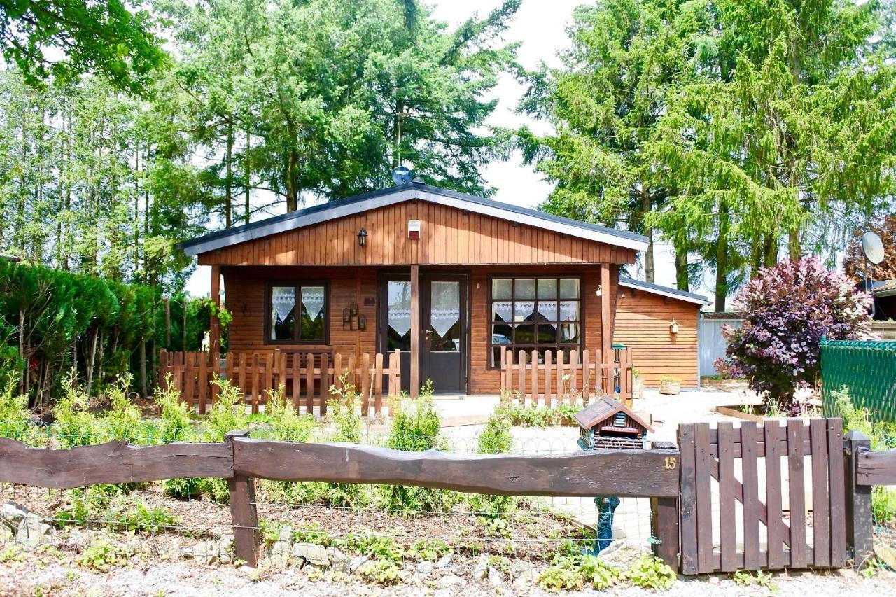 Aux Ecureuils Villa Resteigne ภายนอก รูปภาพ