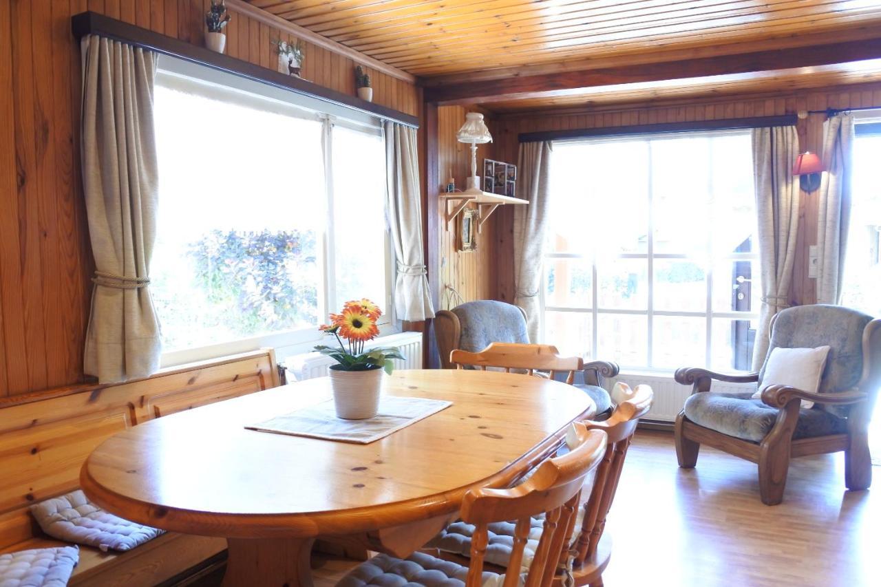 Aux Ecureuils Villa Resteigne ภายนอก รูปภาพ