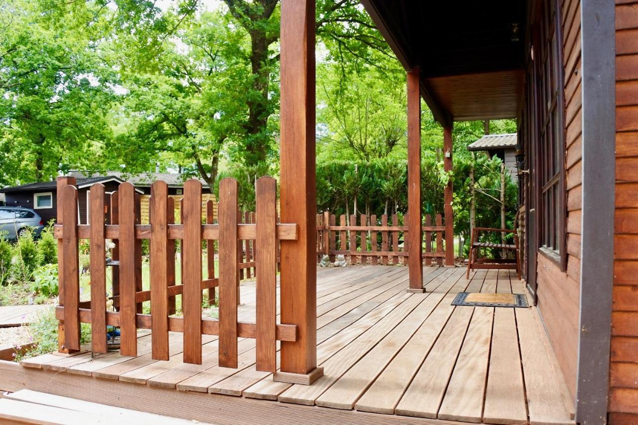 Aux Ecureuils Villa Resteigne ภายนอก รูปภาพ